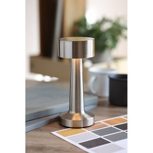 Rechargeable iron table lamp — HIERLUZ