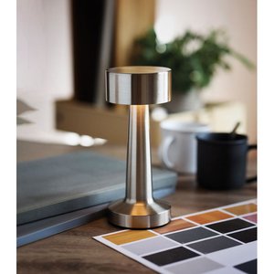 Rechargeable iron table lamp — HIERLUZ