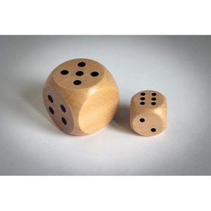 Schima wooden dice 3cm dia